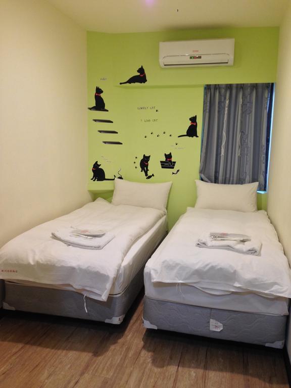 Galaxy Mini Inn Taipei Bagian luar foto