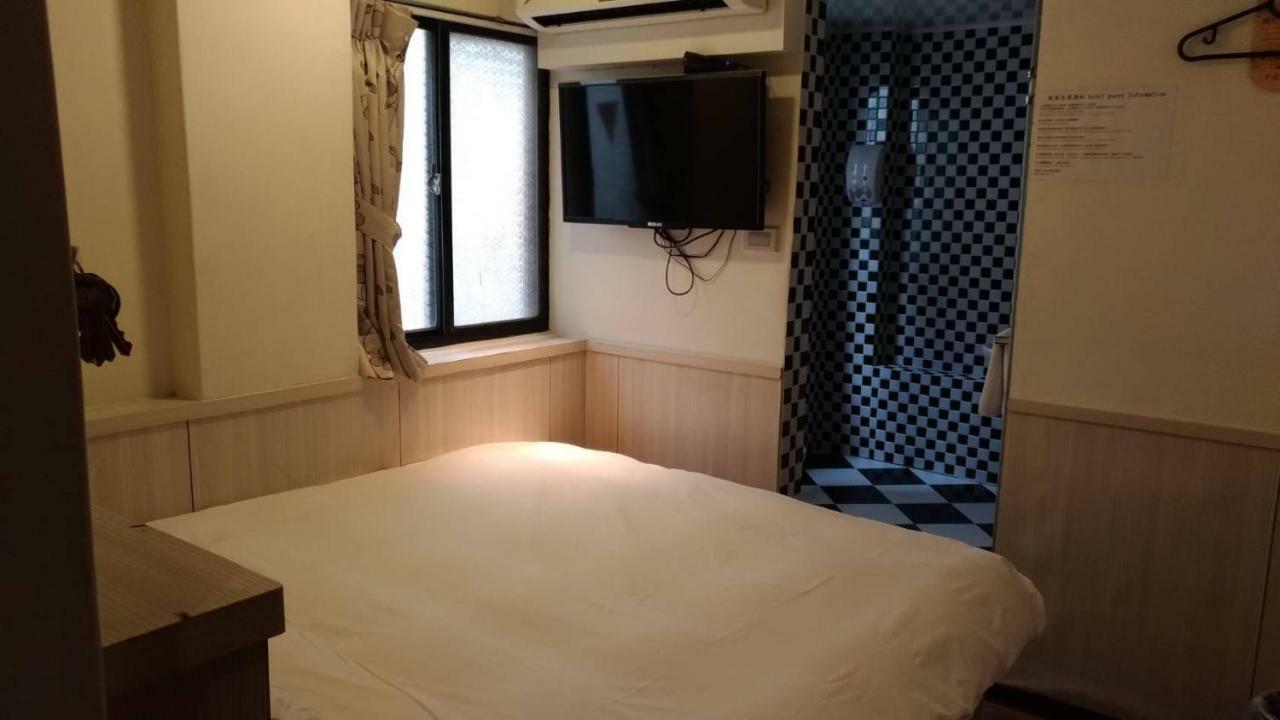 Galaxy Mini Inn Taipei Bagian luar foto